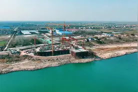 正在建设的武松高速观音寺长江大桥，位于公安县窑头埠视频封面