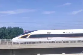 各型高铁列车快速过站，场面令人震撼！ #中国高铁中国速度 #视频封面