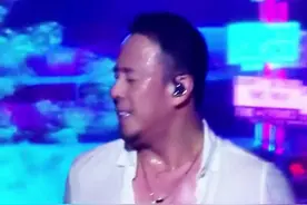 “这城市那么空 这回忆那么凶” #杨坤#空城#音乐现场视频封面