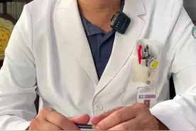 肿瘤科医生为什么特别强调随诊期间的复查 随诊期间复查可以最大限度的，及早发现肿瘤复发转移的发生情况，对改善预后具有着积极的作用和意义#医学科普 #肿瘤复查 #随诊 #癌症 #肿瘤 @筋骨课堂 @kevin视频封面