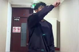 帅的不是我 是感觉#排球转场视频封面