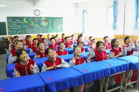 中秋和国庆一起过，简称“中国”。 我们在一起，统称“家人”。