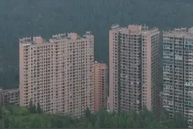 贵州最大的人造月亮，耗资8600万，用时5年，据说一年可以节约12亿度电，它的亮度是月亮的9倍，可以照亮整个盘州城！#神秘 #超级月亮 #标志性建筑 #人造月亮 #贵州dou知道