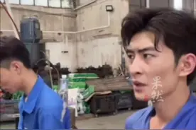 “佛山电翰”因太多人关注而停播，网友纷纷效仿，就连官方也来凑热闹， “简单的事反复做就不简单”。视频封面