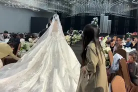 #实拍婚礼现场 #新娘入场 #结婚习俗 #视频封面