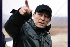 有一个减肥训练营叫做#张艺谋 的剧组🤣 演国师的电影都得减肥啊！#电影满江红 #张译 #邓超#沈腾  #一秒钟 #影 #电影老井视频封面