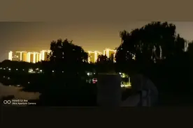 “幸福从来没有标准答案，有人吃路边摊，也要拍照纪录视频封面