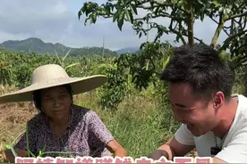 原本想问阿婆拿点菜，结果阿婆带我翻山越岭！ #我的乡村生活 #农村生活 #人间百态 #留守老人 #欧阳锋广东小火鸡视频封面