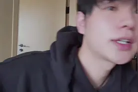 童哥酒吧开业的消费规则。#童锦程 #又是深情的一天视频封面