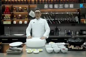 #蛇纹样有哪些象征性意义 蛇不仅是我国十二生肖之一视频封面