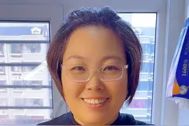 来来来，喜欢吃皮渣的看过来，今彦姐用半斤粉条一小碗芡，把这个劲道爽滑，咸香有嚼劲的做法分享给你，特别简单还不容易如碎，以后想吃你就自己在家做 #皮渣 #皮渣的做法 #地方特色美食 #美食分享 #粉条的吃法视频封面