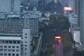 南京紫峰大厦，高450米，建于2009年，自苏州国际金融中心建成后，那么谁才是江苏第一高楼呢！ #地标建筑 #摩天大楼 #航拍 #江苏dou知道 #内容启发搜索视频封面