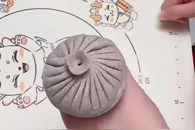 姐妹们，你们要的正确圆包子手法慢教程来了！ 包子口一堆面疙瘩，褶子又短又小还扯破皮的姐姐们，正确圆包子详细步骤给大家发出来了，大家记得收藏试做。#没事霍霍面 #包包子手法 #学会快去试试吧🔥 #蒸包子我是认真的