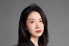 陕西柞水高速桥梁垮塌事件最新通报：已确认25辆车坠河、38人遇难、1人获救、仍有24人失联……唯一幸存者还原获救细节，拦车救人夫妻已被找到#陕西大桥垮塌已确认38人遇难 #陕西大桥垮塌救援现场 #新闻姐 @抖音短视频