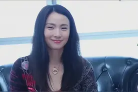 小陶虹出席活动高清照，丝袜美腿红高跟，52岁这气质状态如何？#小陶虹#高跟鞋 #极品身材视频封面