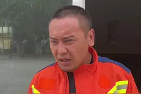 体验消防队的一天！ 说实话这工作真的很辛苦，也很光荣！致敬消防战士！#记录真实生活 #你可以永远相信中国消防 #是时候展现真正的技术了 #霍明