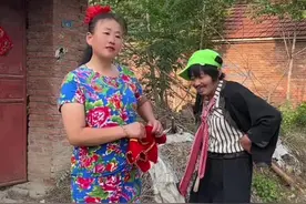 #搞笑 #农村搞笑段子 #我要上热门🔥 #看一遍笑一遍 #三个姐妹花视频封面