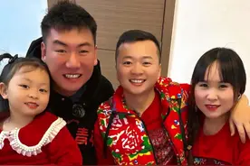 #2米百家饭体验 #2米人间观察  最萌身高差哥俩，他吃啥长大的？@2米饭桶