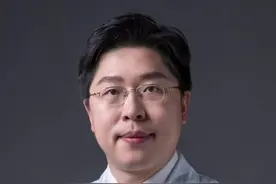 肺癌晚期术后靶向药吃多久？ 肺癌晚期术后靶向药吃多久？#胸外科李小强 #ALK #靶向药 #肺癌晚期 #硬核健康科普dou来说视频封面