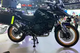 42800,104匹拉力车带回家！QJ骁900来了 #骁900 #qJmotor #2024中国摩博会视频封面