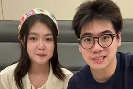 女巫的毒药月饼版 #女巫的毒药 #吃货日常 #情侣日常 #深夜放毒 #女巫的毒药游戏挑战