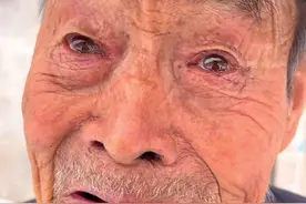 看望悬崖上的爷爷，老无所依是真的可怕，爷爷说只有你来，这个家才会多一些温暖#记录真实生活 #传递善良传递爱 #乡村振兴 #乡村守护人 #悬崖上的爷爷视频封面