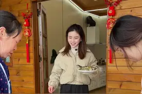 给生活来点仪式感，三八节给阿姨和妈妈送花。不管年龄几许，灿烂依旧。祝所有姐妹节日快乐#记录真实生活 #护发视频封面