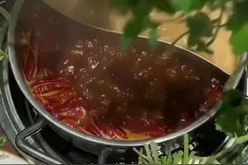 为何吃香菜有两种极端，讨厌香菜的人体内有一种特殊的基因，不吃香菜不是矫情，而是早已注定。#今日国土科普 #为什么有人不吃香菜 #香菜视频封面