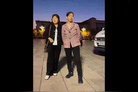 排队看升旗仪式，让我深刻体会到了祖国的伟大和民族的自豪