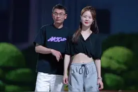 #全心全意 广场舞 完整版 这次节奏终于对啦，请小伙伴沿用这个节奏哟。喜欢的学起来，音乐可以找我拿@糖宝🍬 #因为热爱所以坚持 #原创编舞 #我的舞蹈日记
