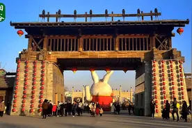 东平大宋不夜城免门票啦，就连停车场停车也不要钱