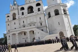 其实，为啥人生地不熟，语言不太通的带着半大孩子去了俄罗斯