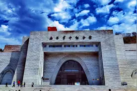 南梁革命纪念馆位于甘肃省庆阳市华池县南梁镇平安路42号视频封面