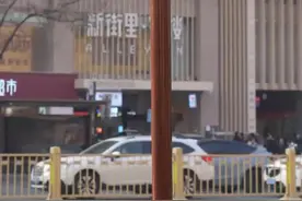 路牌颜色分绿色和蓝色，明白含义可以分辨方向！ 视频封面