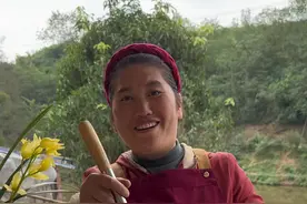 像我这样炼的四川熟油辣椒，颜色红亮，香辣醇厚，方法很简单 ，#万能蘸料 #秘制辣椒油 #全抖音都在为家乡特产上分 #红油的做法 #新农人计划2024