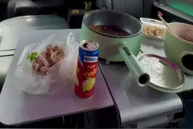 小车超级厨房，做饭吃饭。超级方便。快捷#床车改装 #启辰vx6 #一人一车自驾游视频封面