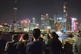 完整版浦东改革开放35周年，上海黄浦江灯光秀，片长五分多钟。视频封面