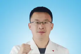 急性腰扭伤的冷敷热敷，顺序不对不仅没用还加重情况#急性腰扭伤 #冷敷热敷 #骨科医生视频封面