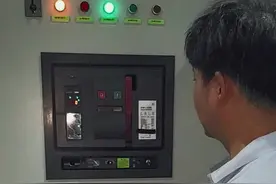 @电气小匠维修低压配电柜断路器#技术分享#断路器#高低压成套设备#电气#电工