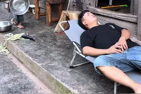 爸爸太不听话了，被儿子教训。#熊孩子 #人类幼崽成长计划 #农村搞笑段子