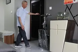 折叠电动车自行车超轻便携小型老年人双人残疾人三轮代步车锂电视频封面