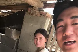 河南现在的天气越来越热了，我去猪圈装个电风扇不让它那么热。#家庭日常#记录生活#海带丝凉菜 #好吃到停不下来 #美食分享