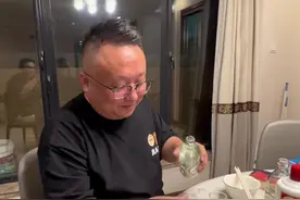 饭后闲聊，我希望大家都能成为对社会有用的人！ @张超级 @Manson @舒然 @一支穿云箭视频封面