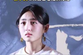 #张子枫听到受害者经历落泪 “该耻辱的不是我们，而是那些伤害我们的人”，妹妹一直有在关注到这个群体 #张子枫 #电影下一个台风视频封面