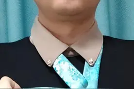 打领带的方法 #白衬衫的五种不同风格搭配 #普通人夏日出游穿搭思路 #白色衬衫怎么搭配才好看 #针织衬衫假两件 #飘带衬衫