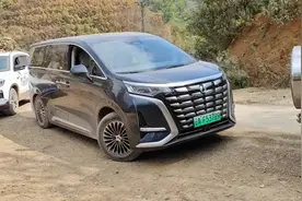 腾势D9最费油的路况，低速大负载长时间爬云南山区超过5度的坡道视频封面