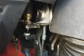 #淄博诚信专修离合器    离合器快踩硬，慢踩就没事。初步判断分泵回油慢导致！