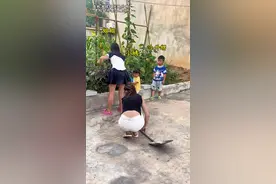 小外甥在线坑小姨 看我准备整蛊妈妈 没想到反应这么快整得措手不及😂😂#原谅我不厚道的笑了 #农村搞笑视频 #整蛊小姨