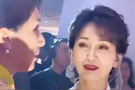 不然女神赵雅芝偶遇港风女神陈法蓉，两人气质都很好，喜欢她们吗？#娱乐圈 #女性魅力 #美出高级感视频封面