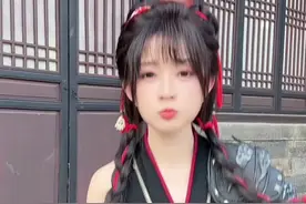 当配音演员穿越成宗门小师妹，还跳起了星奇摇！ 最近客串短剧的造型，感觉这战斗师妹妆造有点子紫研的感觉有木有？#星奇摇2 #宗门小师妹 #配音演员 #短剧演员
